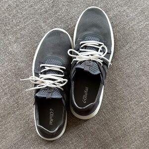 OLUKAI Holo Mio Li Sneakers Tennis Shoes Dark Shadow Gray EUC Size 12 or 45 Euro